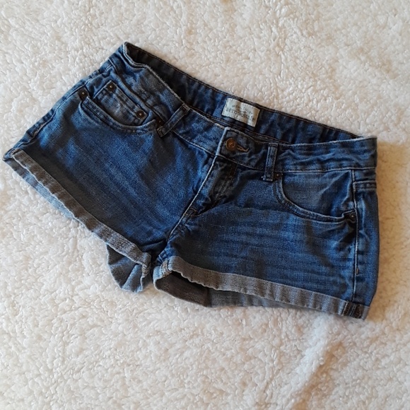 🌻 Aeropostale Jean shorts - Picture 1 of 4